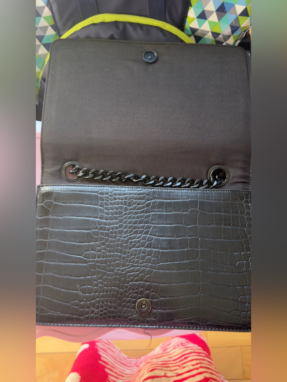 A Classy Chic Boutique Black Croc-Embossed Chain-Trim Crossbody - Picture 8 of 9